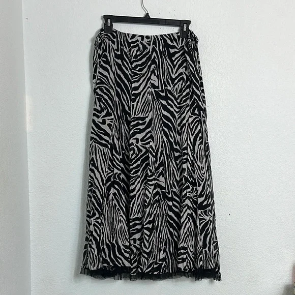 Vintage Peter Nygard Black and White zebra Maxi Skirt Medium (251) - Picture 2 of 5